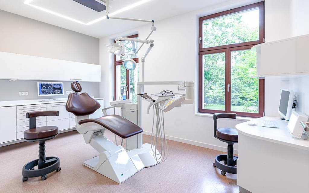 Behandlungsraum der Kieferchirurgie Leipzig